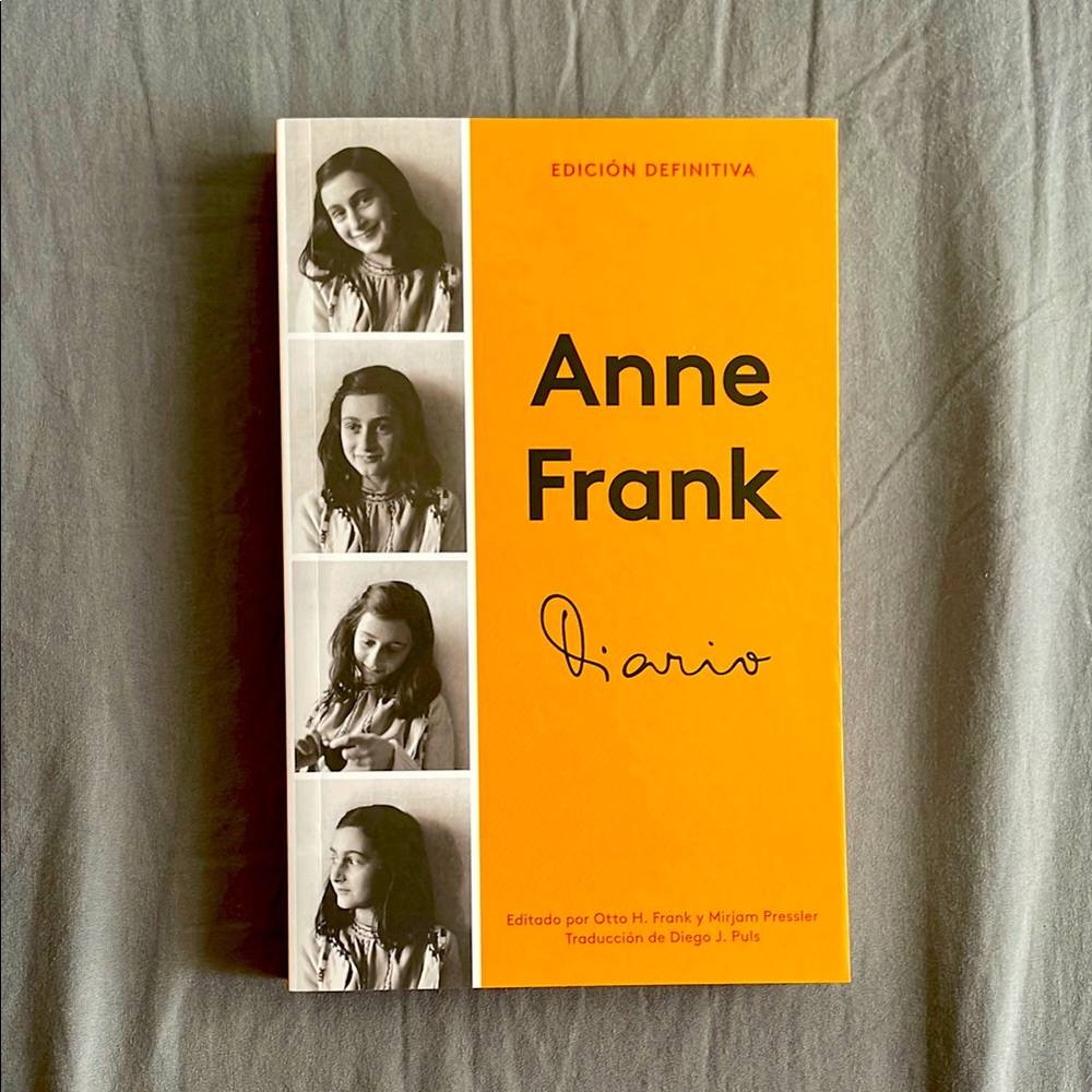 Anne Frank Diario Book in Yellow and Black